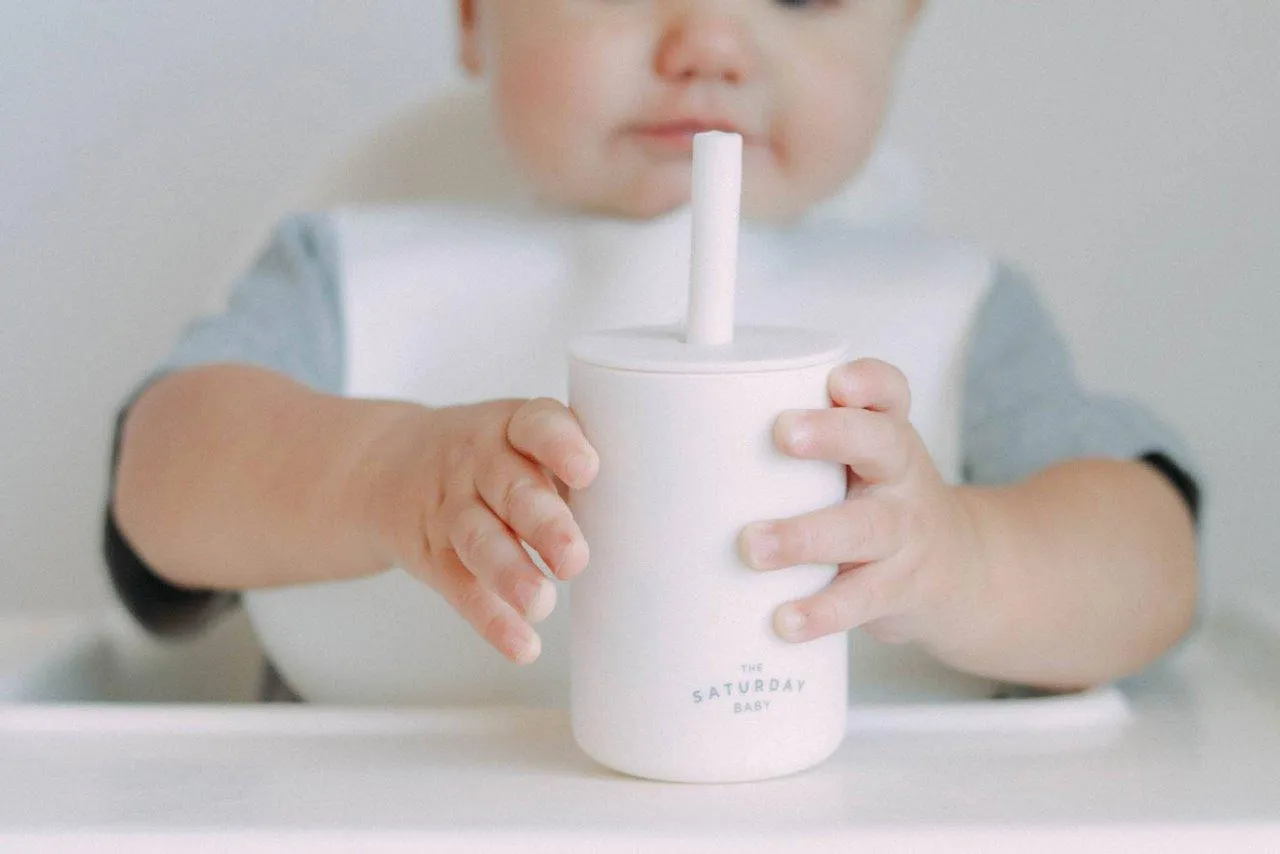 BABY SILICONE STRAW CUP
