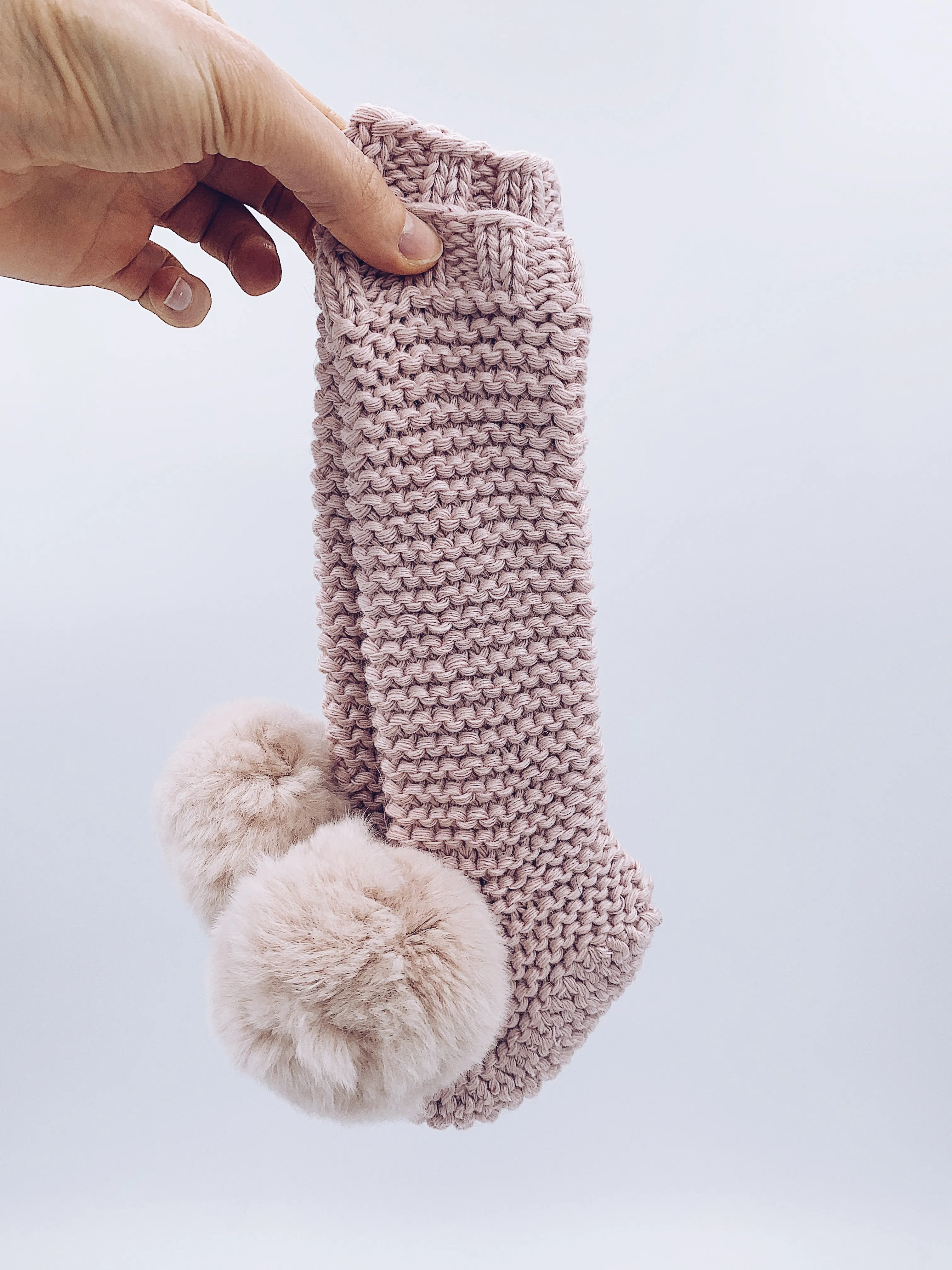 MI LOVES SIGNATURE Dusty pink Long Handknitted pompom booties